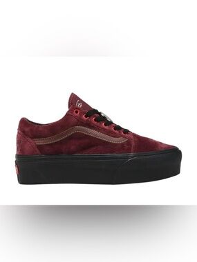 Disney x Vans Old Skool Stackform in Poison Apple colorway velvet Burgundy Sz 7